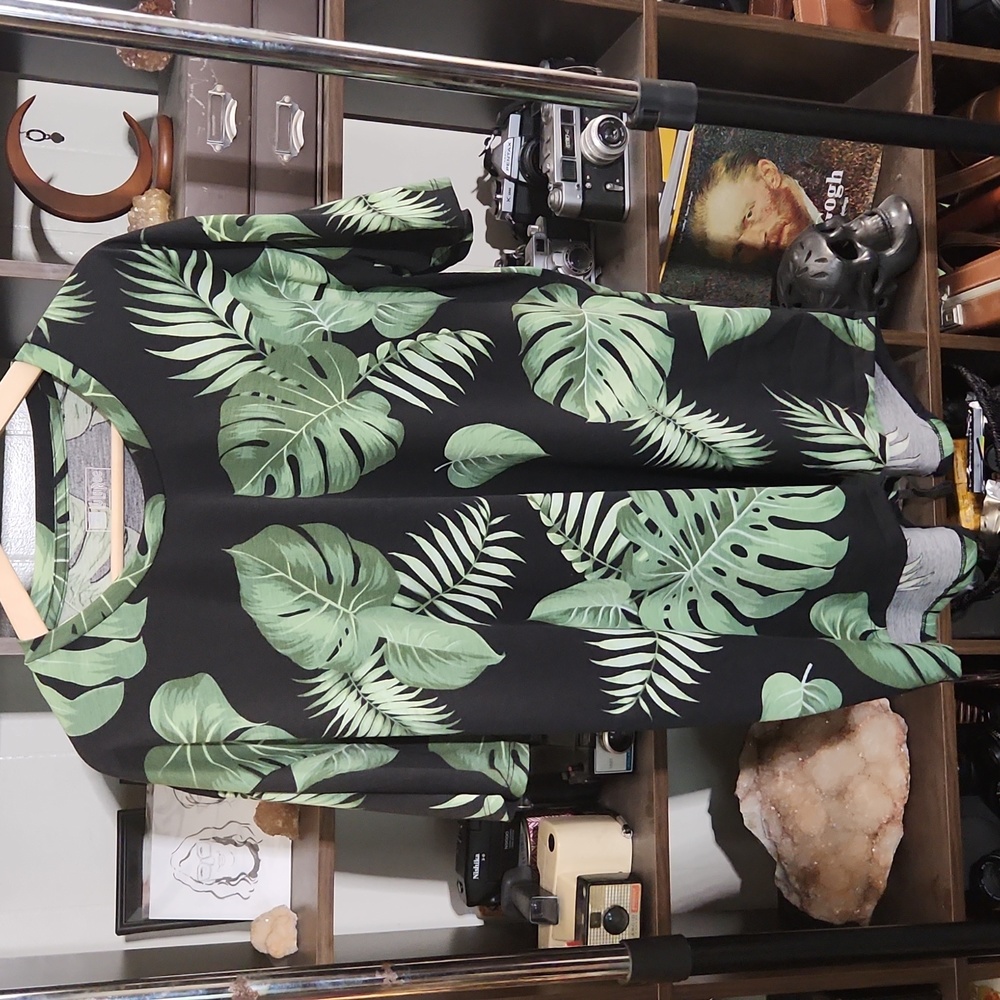 2X LuLaRoe Patrick Shirt Monstera Tropical Print